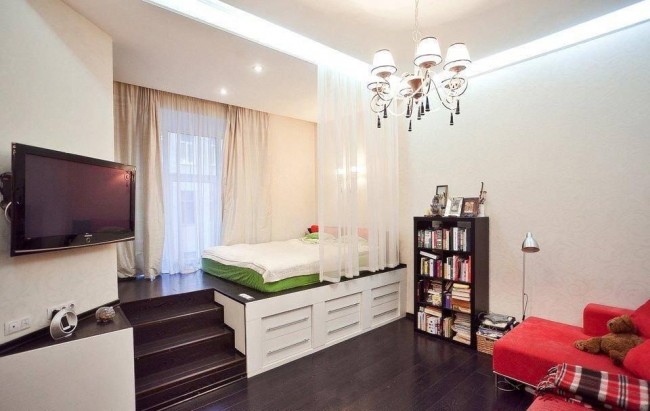 Спальное место на подиуме