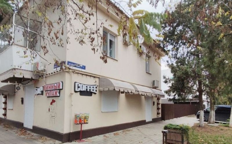 Двухэтажный старый фонд на И. Голубца