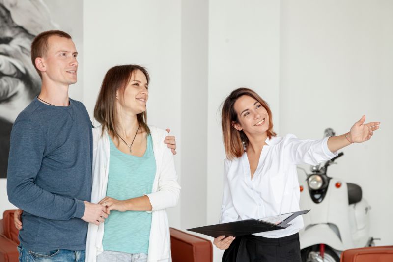 Почему риэлтор показывает не то, что просит клиент?